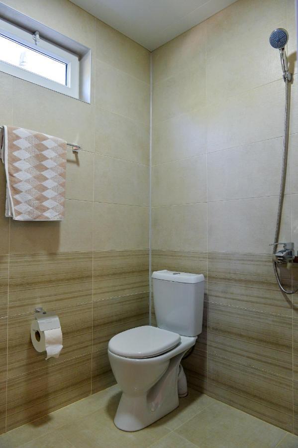 Gold Guest House Koutaïssi Extérieur photo