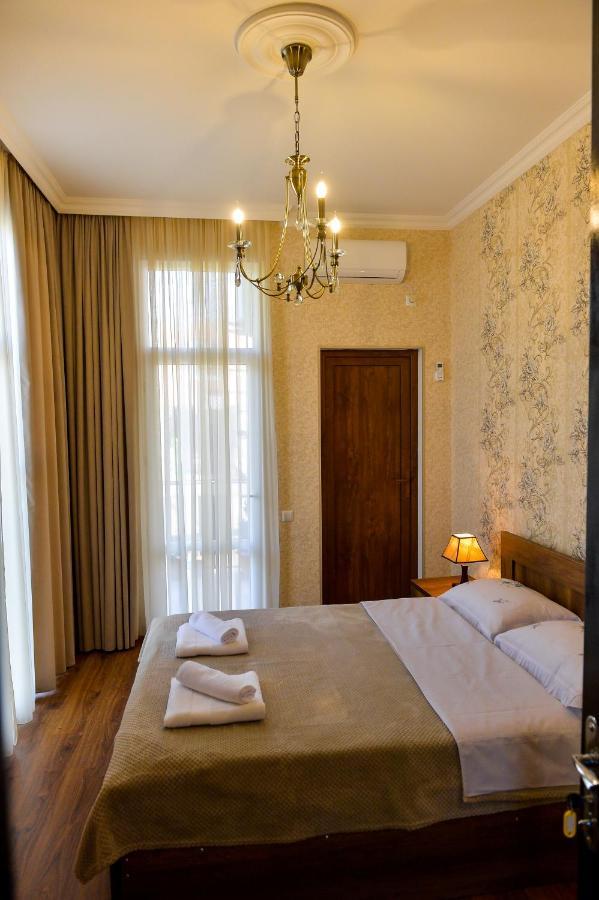Gold Guest House Koutaïssi Extérieur photo