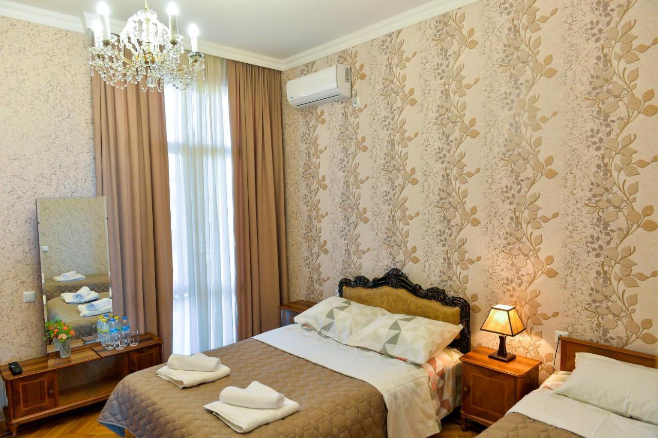 Gold Guest House Koutaïssi Extérieur photo