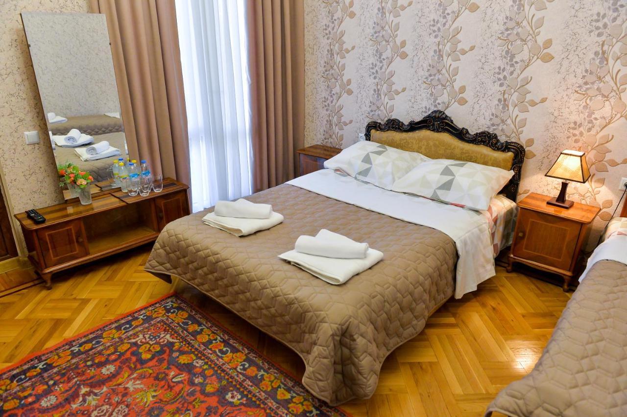 Gold Guest House Koutaïssi Extérieur photo
